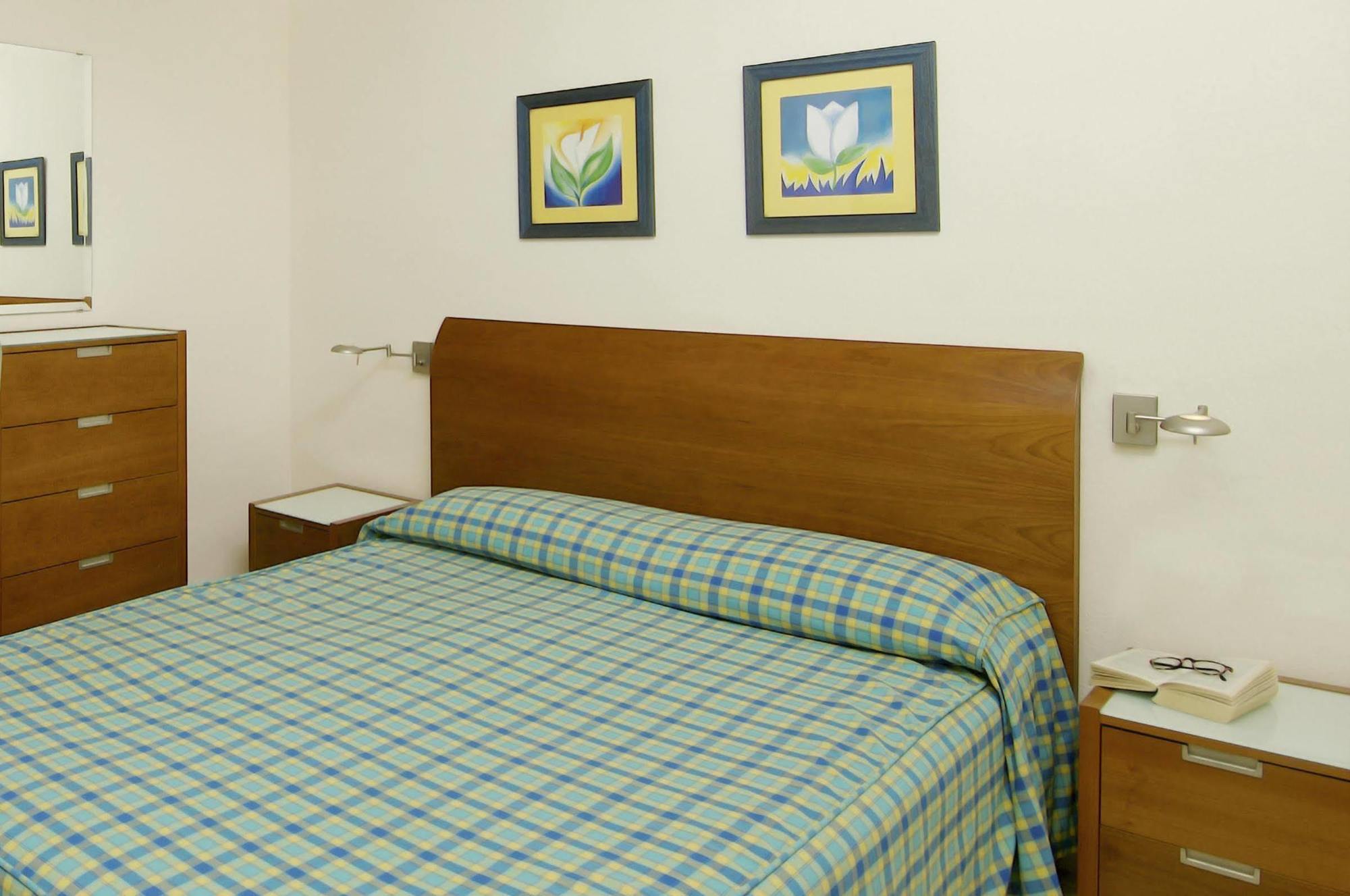 Clc Benal Beach Aparthotel Benalmadena Luaran gambar