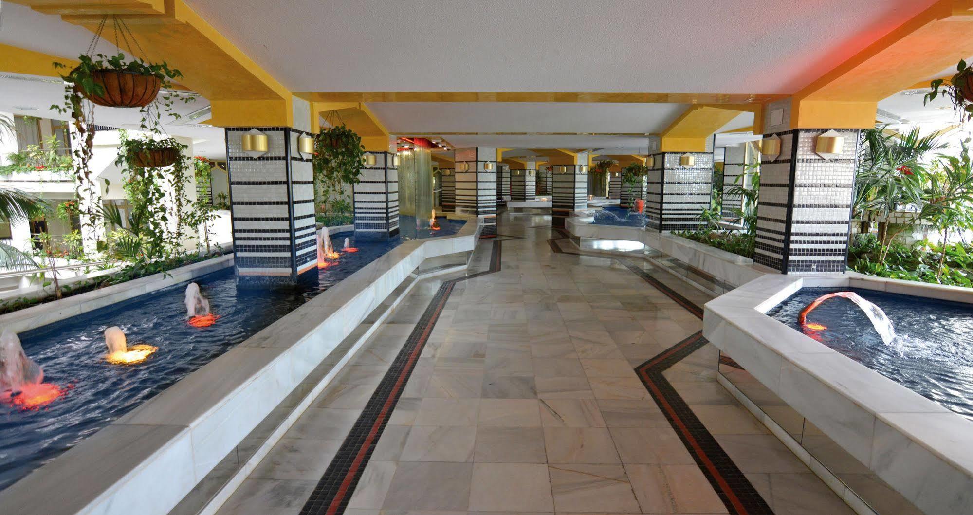 Clc Benal Beach Aparthotel Benalmadena Luaran gambar