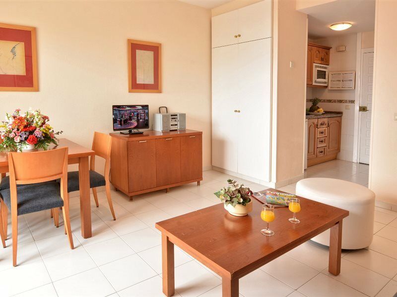 Clc Benal Beach Aparthotel Benalmadena Luaran gambar